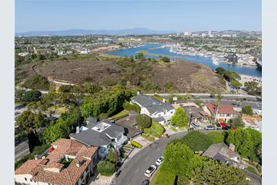 212 Kings Pl, Newport Beach, CA 92663 - Photo 53