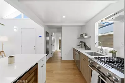 258 Walnut, Newport Beach, CA 92663 - Photo 3