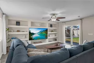 16281 Golden Gate Ln, Huntington Beach, CA 92649 - Photo 9