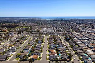 16281 Golden Gate Ln, Huntington Beach, CA 92649 - Photo 7