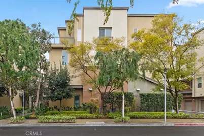 555 Rockefeller, Irvine, CA 92612 - Photo 25