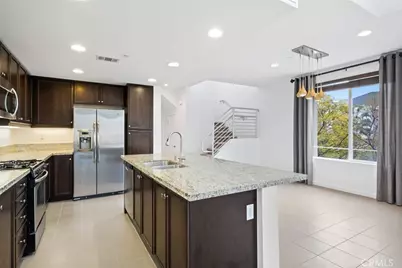 555 Rockefeller, Irvine, CA 92612 - Photo 19