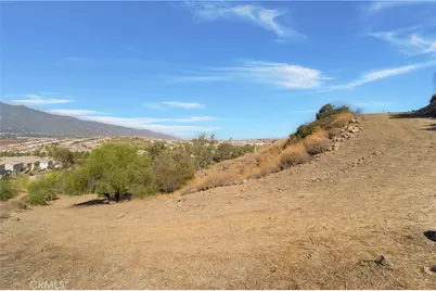 11085 Canyon Circle, Corona, CA 92883 - Photo 7