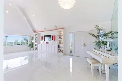 1917 Yacht Puritan, Newport Beach, CA 92660 - Photo 3