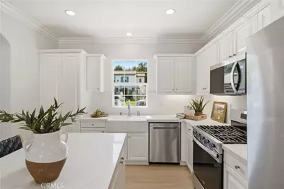 33 Bower Tree, Irvine, CA 92603 - Photo 5