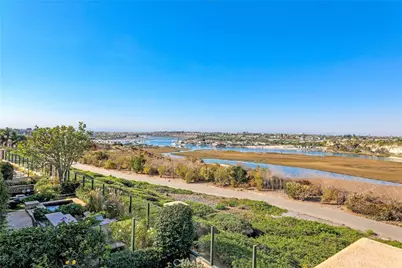 2102 Vista Entrada, Newport Beach, CA 92660 - Photo 29