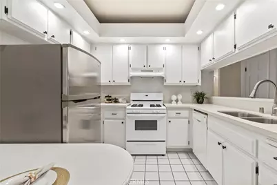 17202 Corbina #102, Huntington Beach, CA 92649 - Photo 9