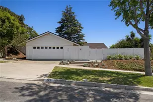 727 Bellis St, Newport Beach, CA 92660 - Photo 3
