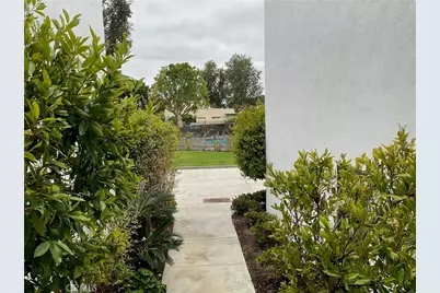 2307 Eastbluff, Newport Beach, CA 92660 - Photo 13