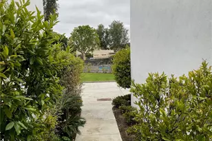 2307 Eastbluff, Newport Beach, CA 92660 - Photo 13