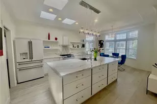 252 Mayflower, Newport Beach, CA 92660 - Photo 9
