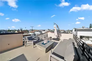 417 1/2 Poinsettia Ave, Corona del Mar, CA 92625 - Photo 1