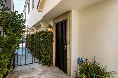 407 Goldenrod Avenue #B, Corona del Mar, CA 92625 - Photo 5