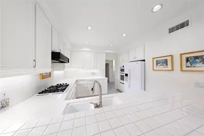 8 Longbourn Aisle, Irvine, CA 92603 - Photo 9