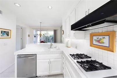 8 Longbourn Aisle, Irvine, CA 92603 - Photo 11