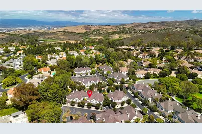 8 Longbourn Aisle, Irvine, CA 92603 - Photo 37