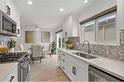 115 Morristown, Costa Mesa, CA 92626 - Photo 13