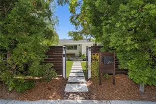 299 Mesa Dr, Costa Mesa, CA 92627 - Photo 35