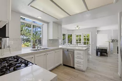 25851 Miramonte Drive, Mission Viejo, CA 92692 - Photo 19