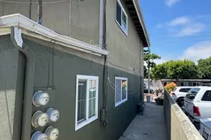 136 E Bay, Costa Mesa, CA 92627 - Photo 17