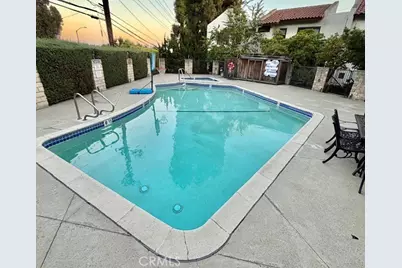 3200 Fairesta #17, La Crescenta, CA 91214 - Photo 3
