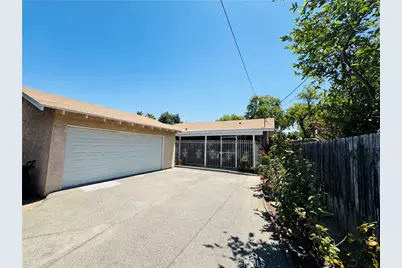 320 S Victoria, Corona, CA 92879 - Photo 17