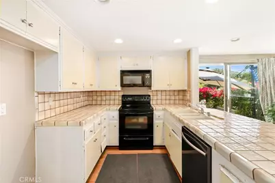 6541 Segovia, Huntington Beach, CA 92647 - Photo 9