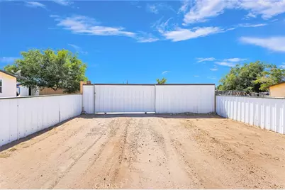 11886 Locust, Hesperia, CA 92345 - Photo 57