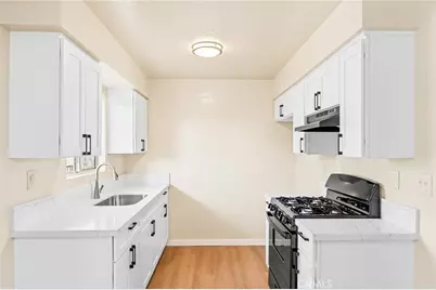 221 10th Street, Huntington Beach, CA 92648 - Photo 15