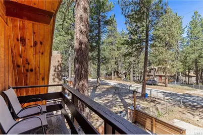 1104 Robinhood, Big Bear City, CA 92314 - Photo 9