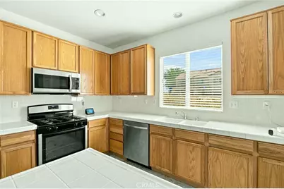 13775 Hanford Court, Victorville, CA 92394 - Photo 13