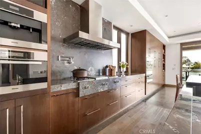 8 Beacon Bay, Newport Beach, CA 92660 - Photo 11