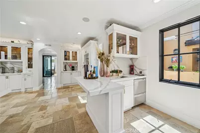 312 Carnation Avenue, Corona del Mar, CA 92625 - Photo 11