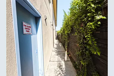 2006 S Corning Street #3, Los Angeles, CA 90034 - Photo 15