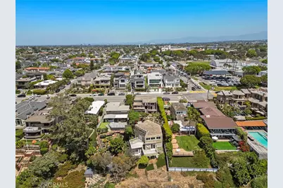 2209 Cliff Drive, Newport Beach, CA 92663 - Photo 9