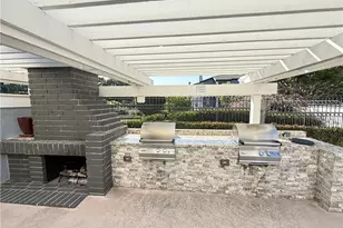 200 Paris Ln, Newport Beach, CA 92663 - Photo 29