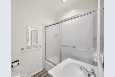 1068 E 9th Street, Upland, CA 91786 - Photo 11