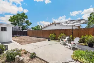 1068 E 9th St, Upland, CA 91786 - Photo 21