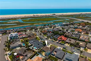 22072 Surfrider Ln, Huntington Beach, CA 92646 - Photo 27
