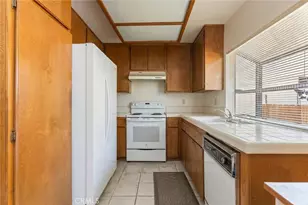 1700 W Cerritos, Anaheim, CA 92804 - Photo 9