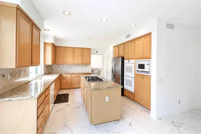 27 Vienne, Irvine, CA 92606 - Photo 7