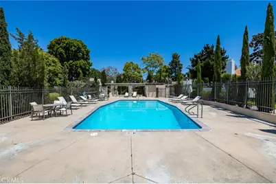 2332 Vista Huerta, Newport Beach, CA 92660 - Photo 37