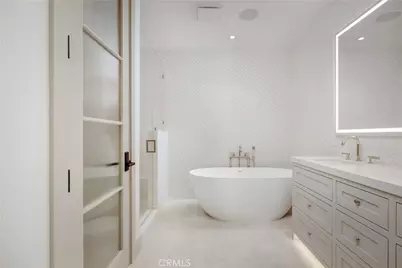 225 Diamond, Newport Beach, CA 92662 - Photo 13