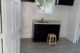 6208 Holmes, Los Angeles, CA 90001 - Photo 27