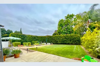 348 22nd Street, Costa Mesa, CA 92627 - Photo 3