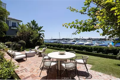2572 Bayshore Drive, Newport Beach, CA 92663 - Photo 23
