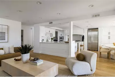 2572 Bayshore Drive, Newport Beach, CA 92663 - Photo 17