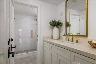 2572 Bayshore Dr, Newport Beach, CA 92663 - Photo 29