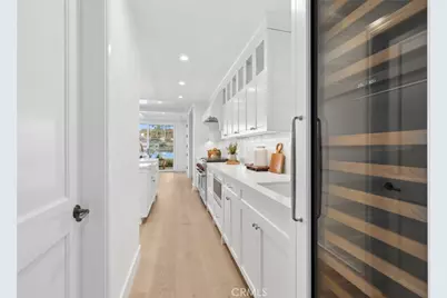 1105 N Bay Front, Newport Beach, CA 92662 - Photo 9