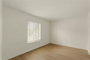 9201 Wakefield Ave, Panorama City, CA 91402 - Photo 9